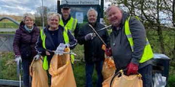 Cronton residents litter picking