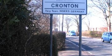 cronton-_sign